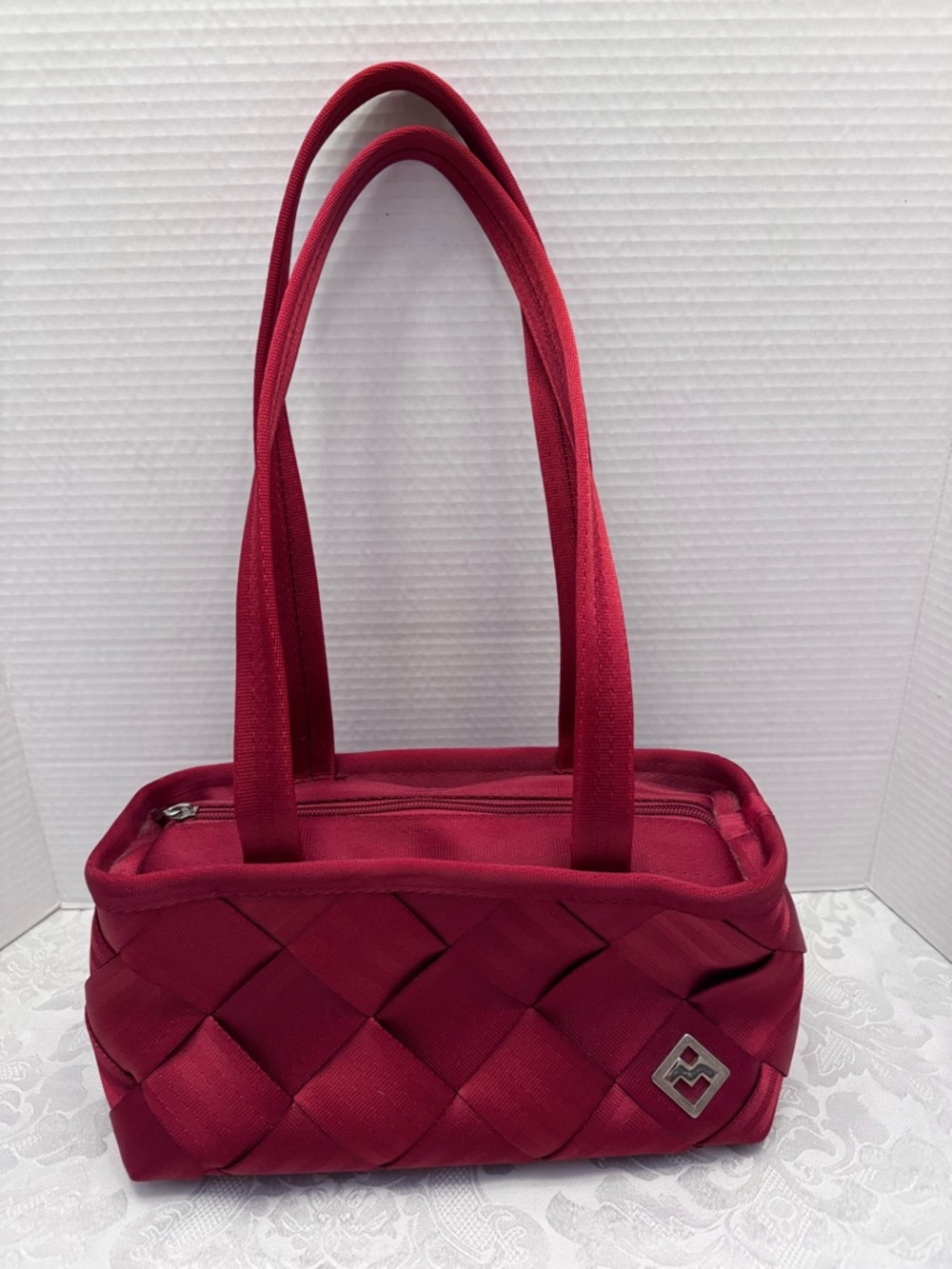 Maggie Bags Red Seatbelt‎ Bag Purse Woven Recycled Full Zip Heavy Well Made
